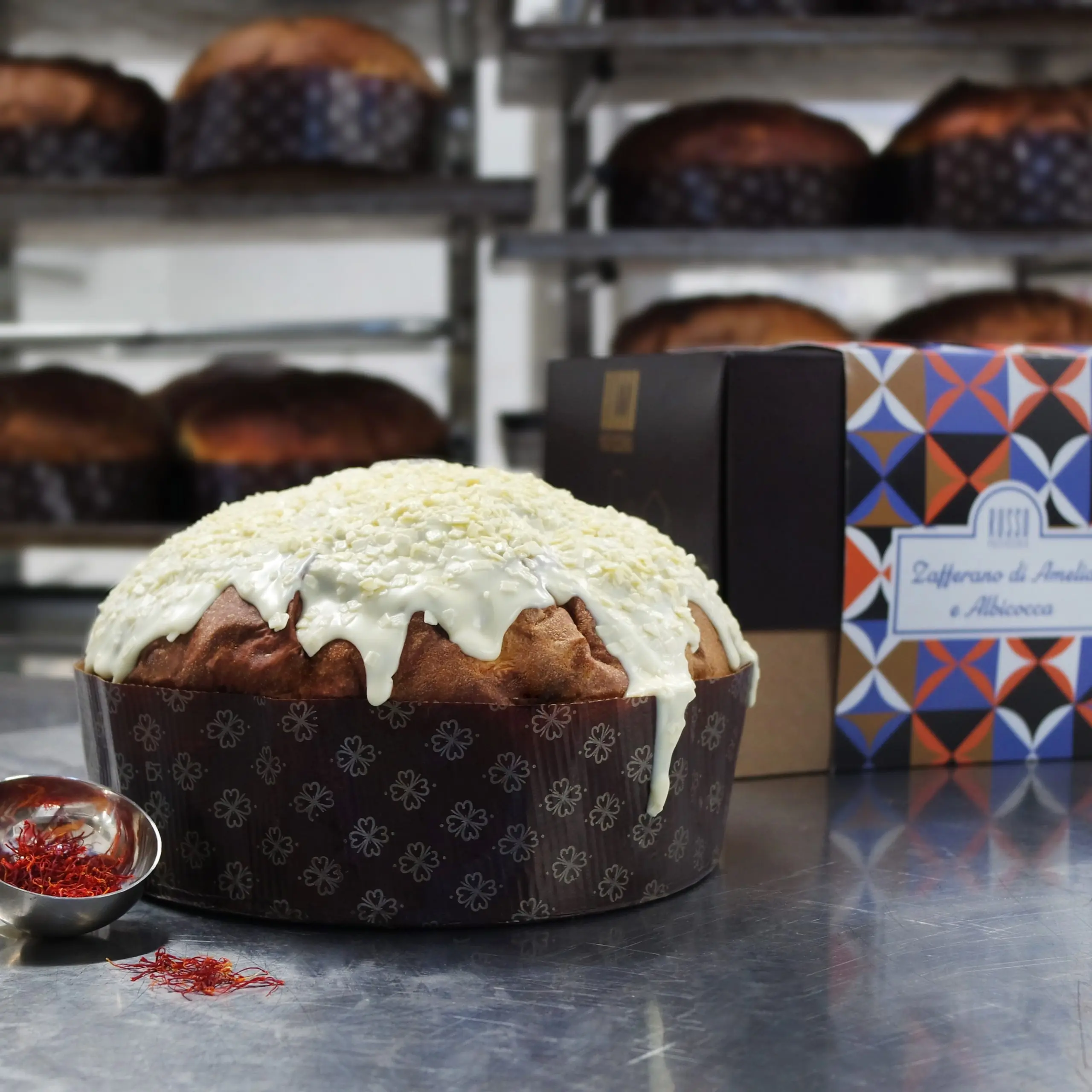 Panettone zafferano e albicocca
